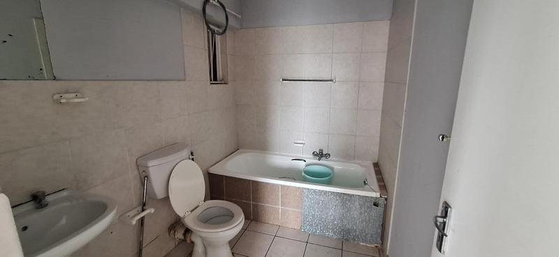 To Let 2 Bedroom Property for Rent in Strand Western Cape